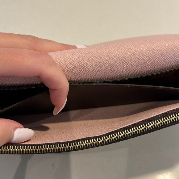 LOUIS VUITTON Sarah Wallet - Picture 8 of 10